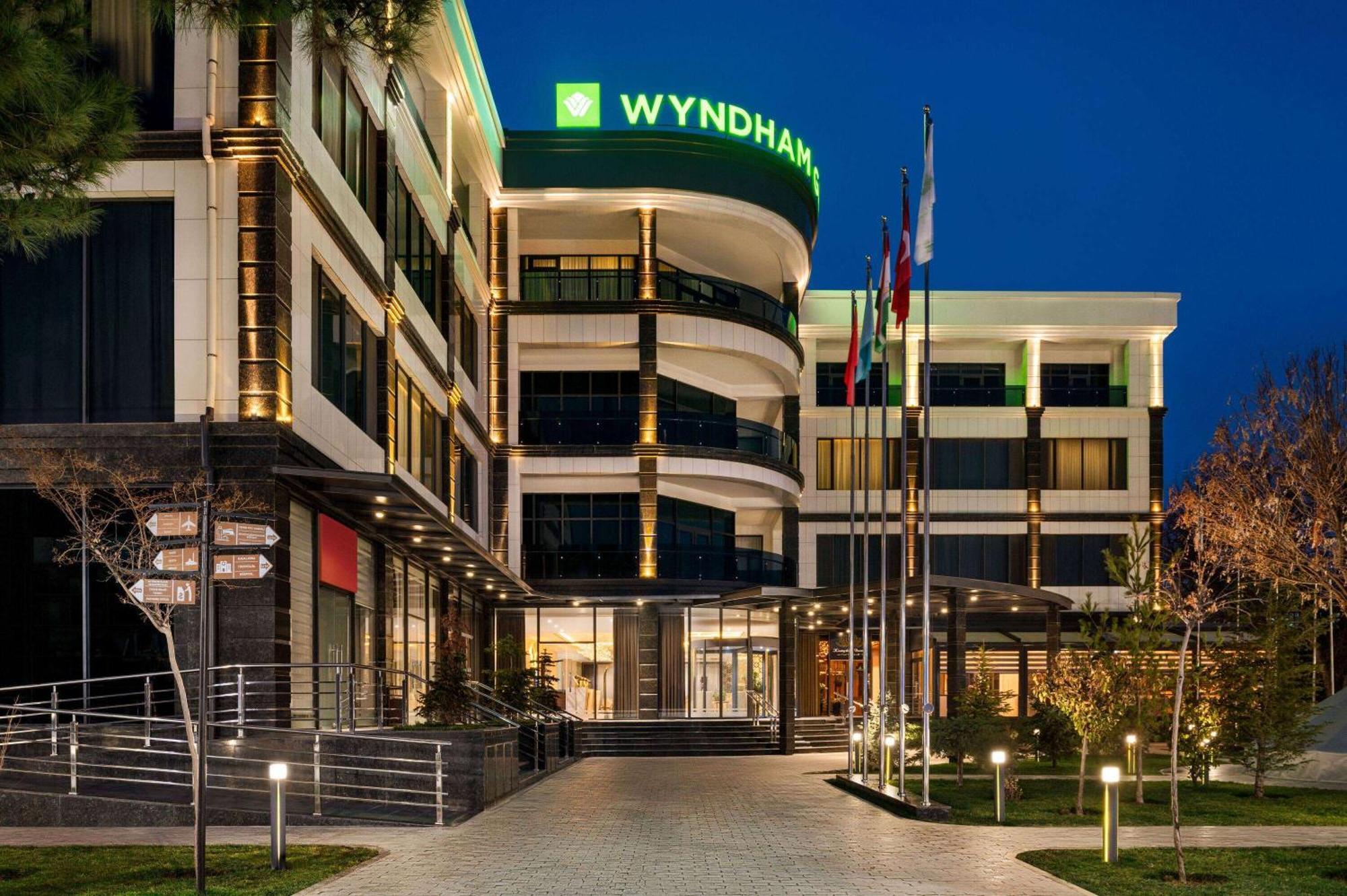 Wyndham Garden Tashkent Hotel Exterior foto