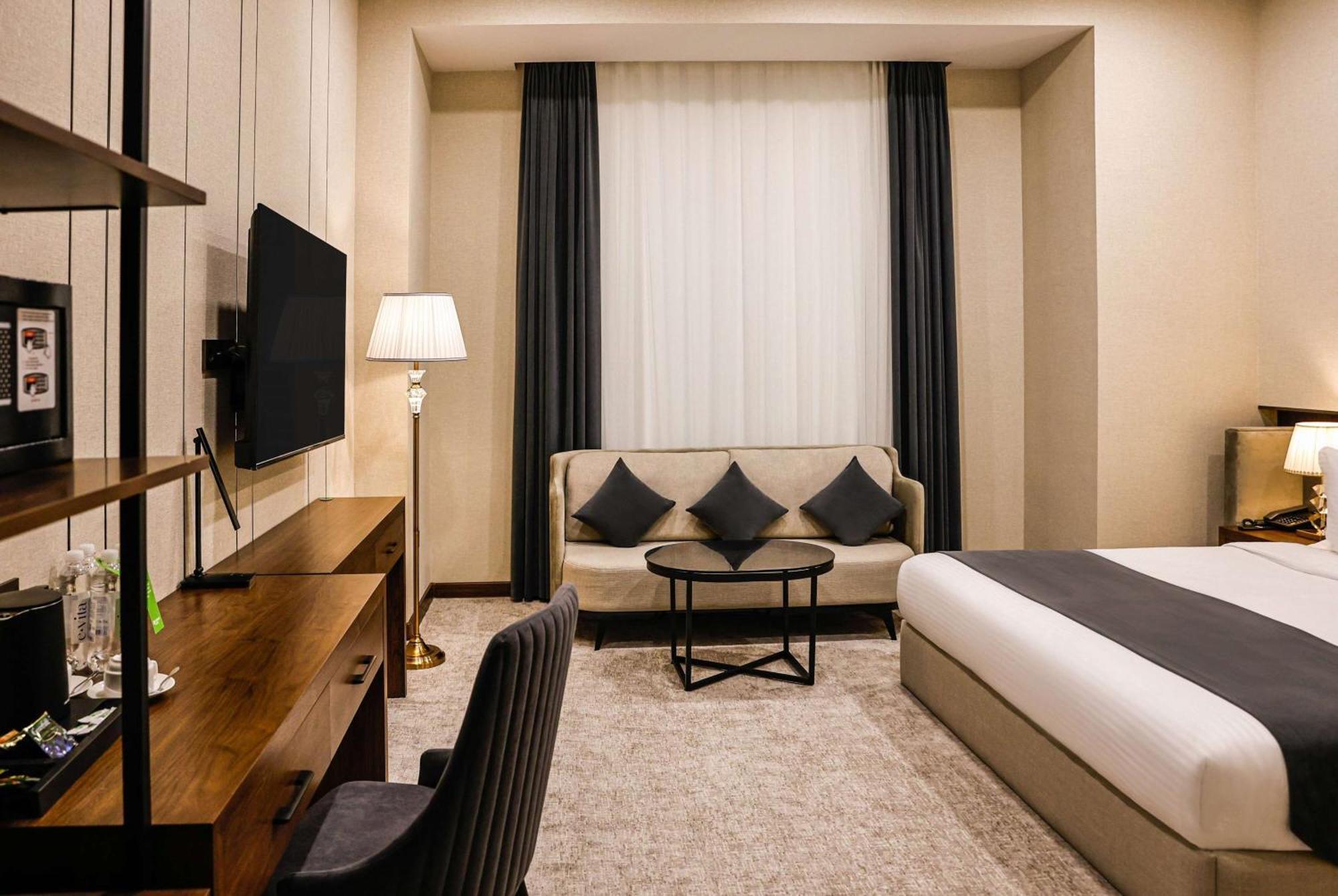 Wyndham Garden Tashkent Exterior foto